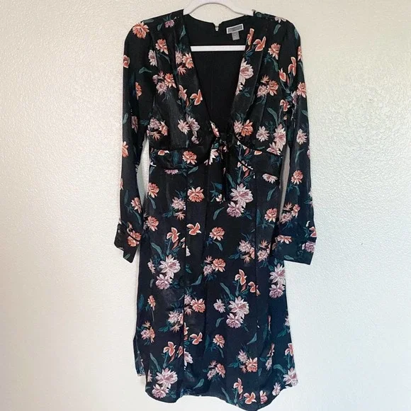 Reposhed! Chelsea28 Black Tie Knee Length Floral Dress - Picture 3 of 11